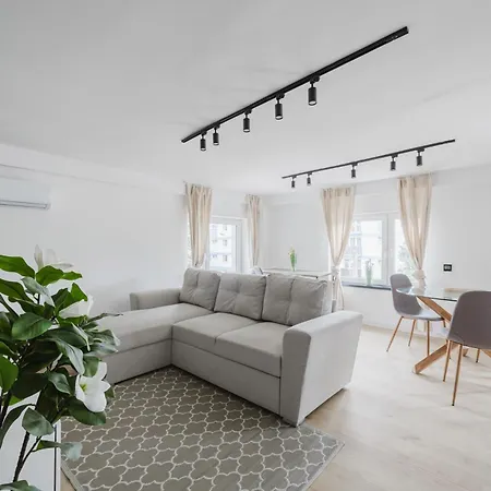 Apartman Grunwald Raszynska Bright By Bookinghost