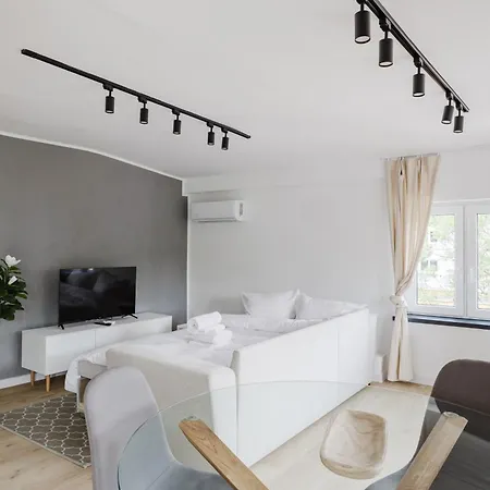 Apartman Grunwald Raszynska Bright By Bookinghost