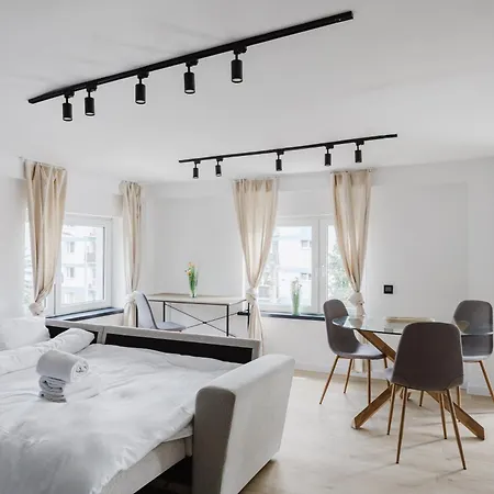 Grunwald Raszynska Bright By Bookinghost Apartman