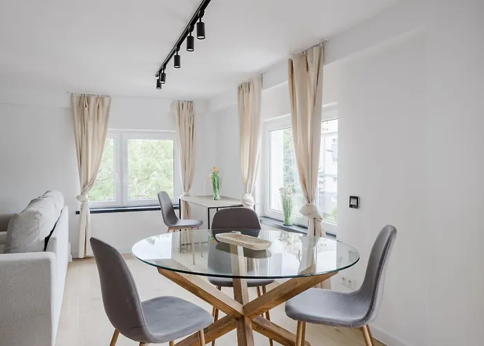 Grunwald Raszynska Bright By Bookinghost Poznan